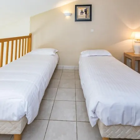 Excelsuites Szálloda 4*