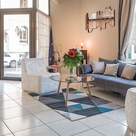 Excelsuites Hotel