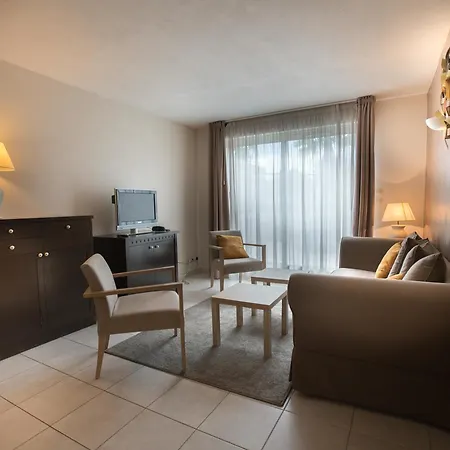 Excelsuites Hotel