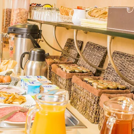 Hotel Excelsuites 4*